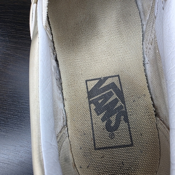 Vans Clasic Slip On Muted Metallic Gold True White Size Mens 7.5 Womens 9 - Picture 14 of 14